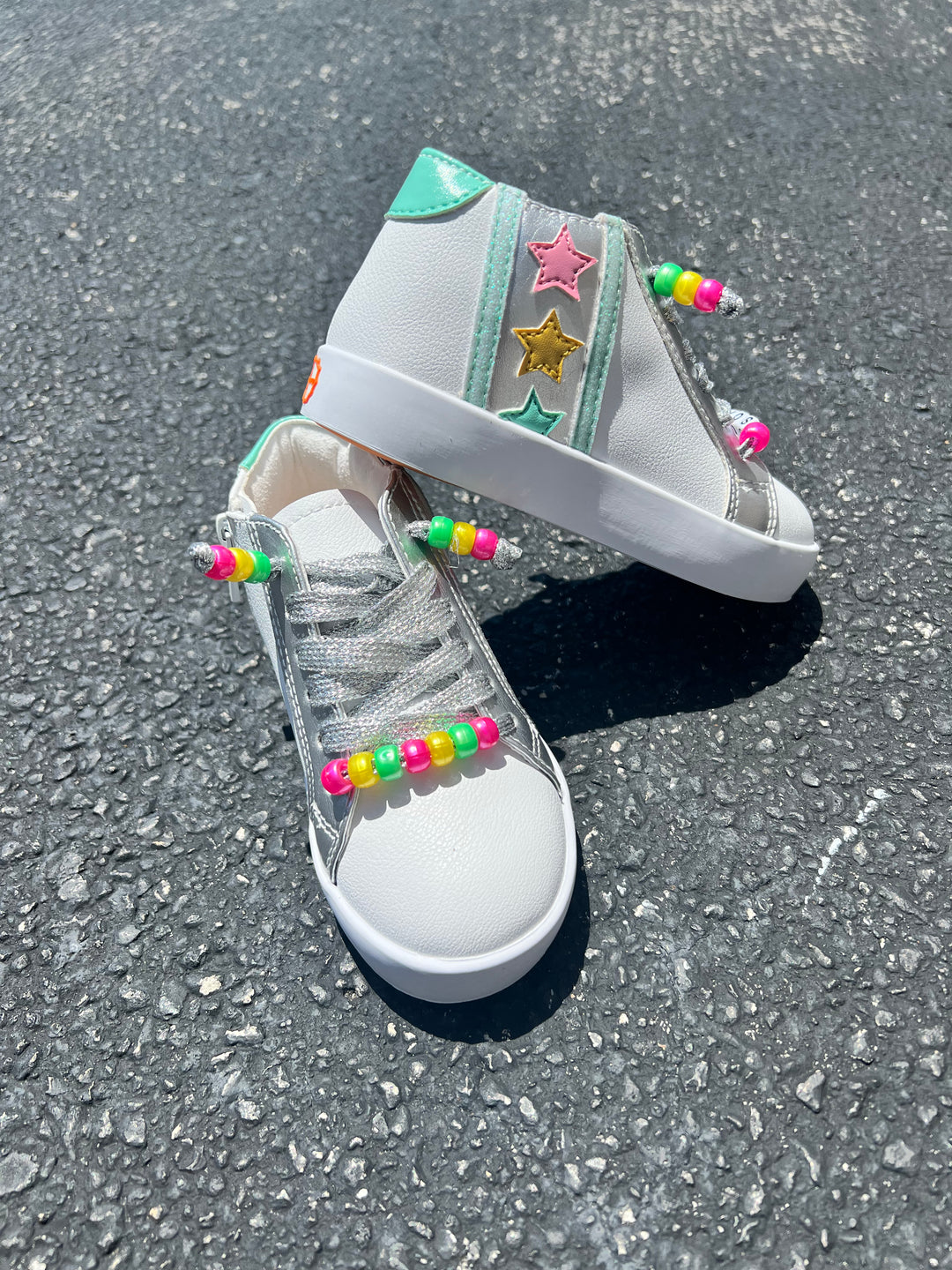 CUSTOMIZE YOUR KICKS